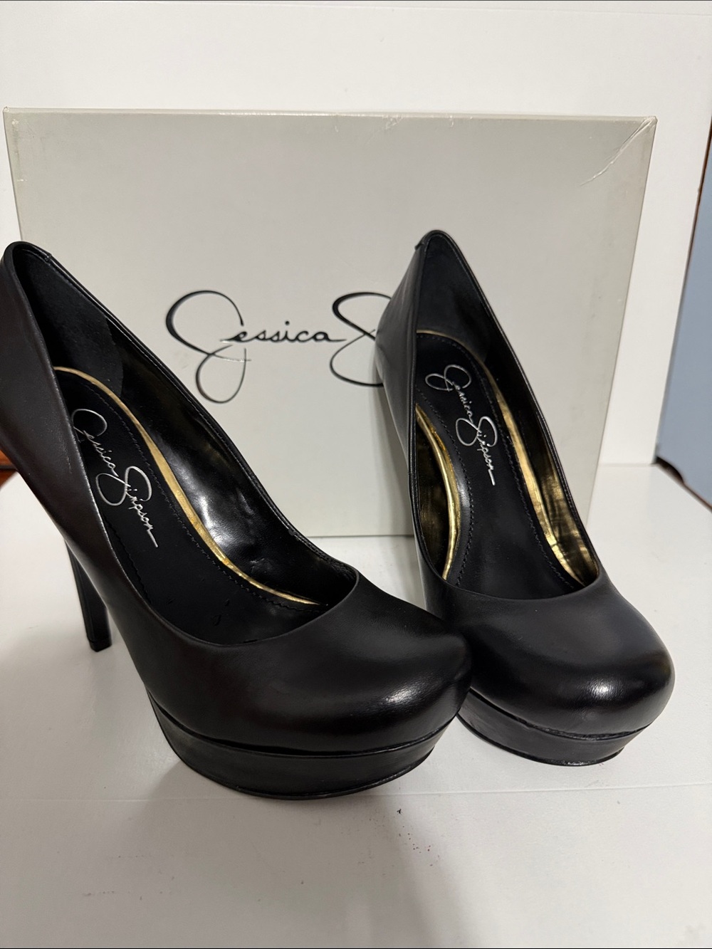 Jessica Simpson Black Round-Toe Platform Stiletto Pumps
